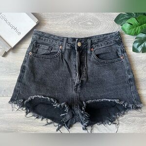 S.O.N.G. Mom Style Distressed Denim Cutoff Shorts in black. Size 5/27